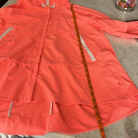 $60 OBO Lululemon “Sun Showers” rain coat - Picture 10 of 10